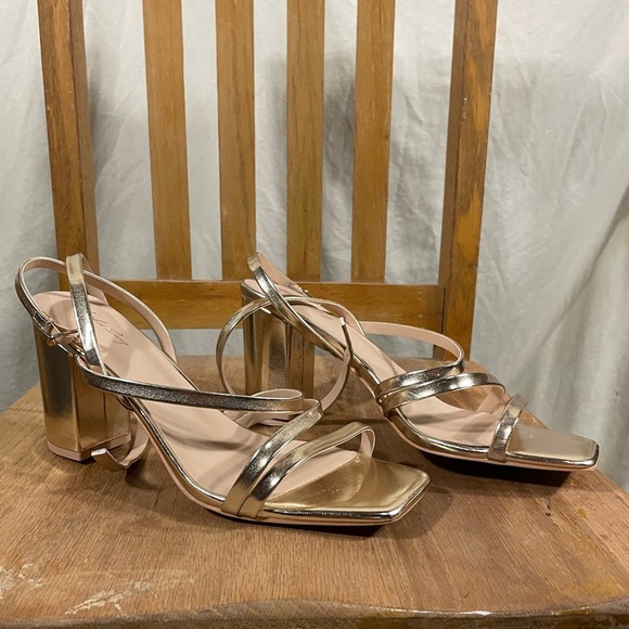 Elisabet Tang Strappy Chunky Gold Square Toe Heels Size 11 - Picture 8 of 11